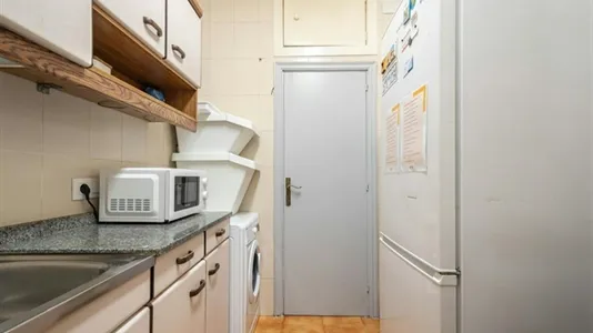 Rooms in Barcelona Eixample - photo 7