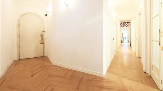 Rooms in Madrid Centro - photo 9