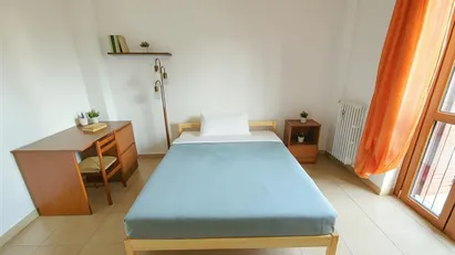 Room for rent in Milano Zona 8 - Fiera, Gallaratese, Quarto Oggiaro, Milan