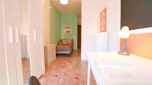 Rooms in Lecco - photo 1