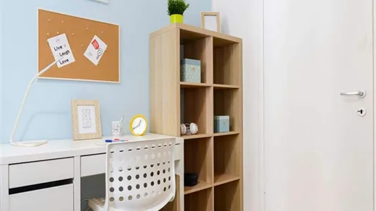Rooms in Milano Zona 8 - Fiera, Gallaratese, Quarto Oggiaro - photo 3