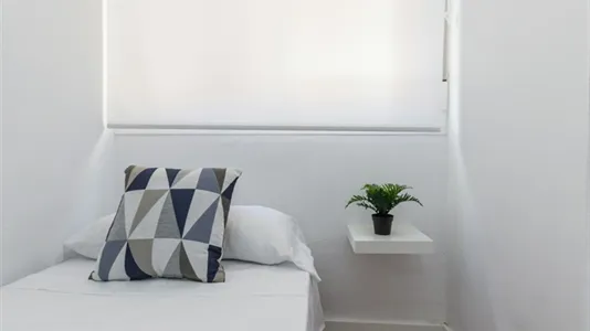 Rooms in Málaga - photo 9