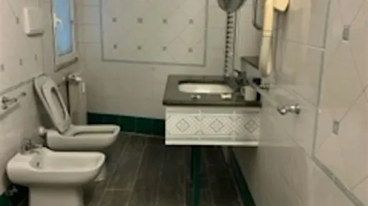 Rooms in Roma Municipio II – Parioli/Nomentano - photo 4