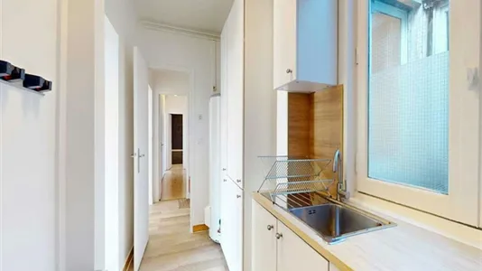 Rooms in Paris 8ème arrondissement - photo 7