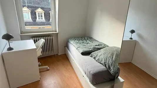 Rooms in Frankfurt Süd - photo 1