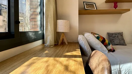 Rooms in Barcelona Sants-Montjuïc - photo 5