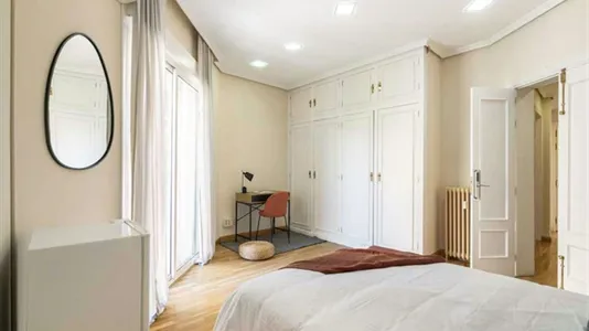 Rooms in Madrid Salamanca - photo 8