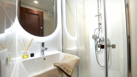 Rooms in Bilbao - photo 10