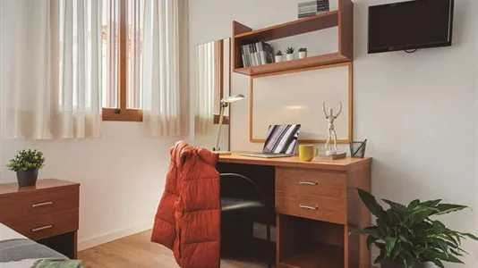 Rooms in Bormujos - photo 3