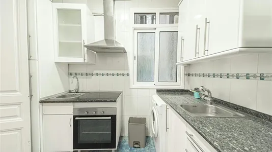 Rooms in Barcelona Ciutat Vella - photo 10