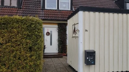 Houses in Strängnäs - photo 2