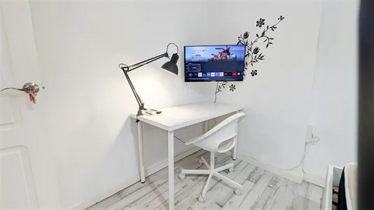 Rooms in Córdoba - photo 2