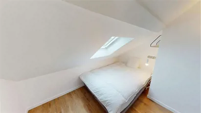 Room for rent in Boulogne-Billancourt, Île-de-France