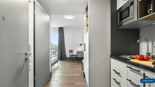 Apartments in Frankfurt Süd - photo 2