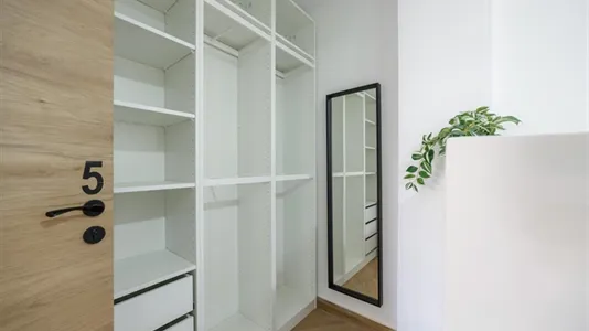 Rooms in el Camí de Vera - photo 4