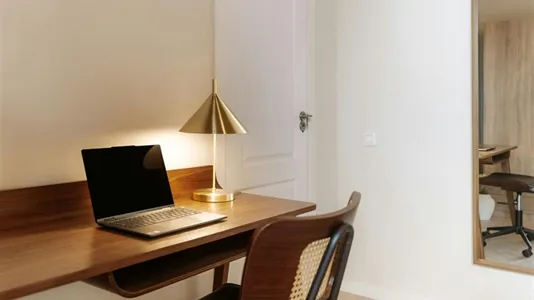 Rooms in Barcelona Ciutat Vella - photo 8