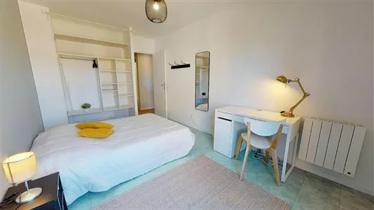 Rooms in Lyon - photo 2