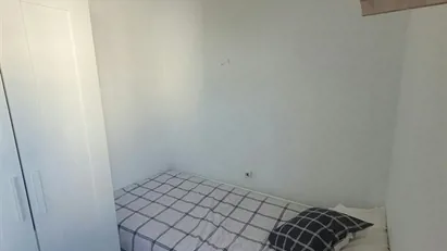 Room for rent in Hacienda de Su Eminencia, Andalucía