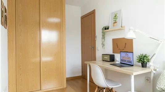 Rooms in Adaro - photo 3