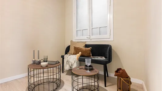 Rooms in Barcelona Eixample - photo 8