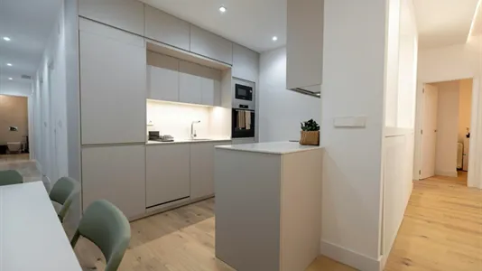 Rooms in Madrid Retiro - photo 8