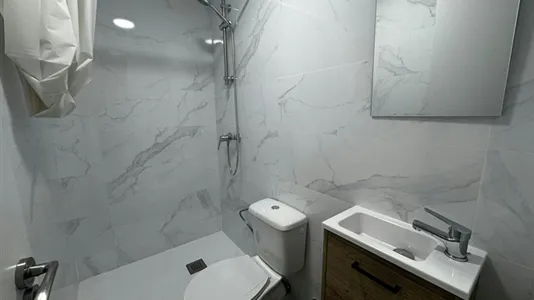 Rooms in Madrid Centro - photo 8