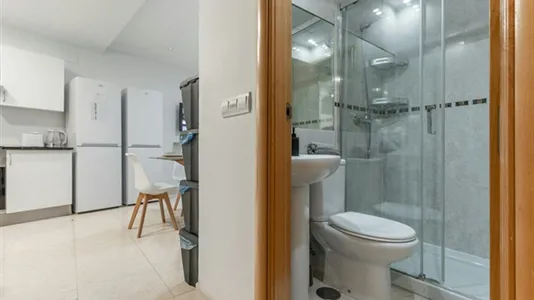 Rooms in Madrid Centro - photo 4