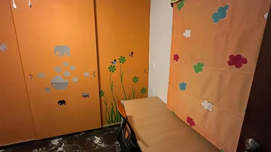 Rooms in Linares - photo 9