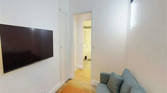 Rooms in Paris 8ème arrondissement - photo 10