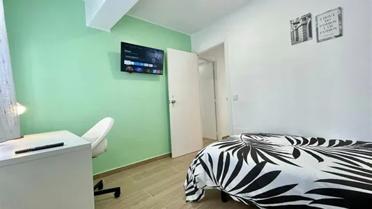 Rooms in Málaga - photo 10