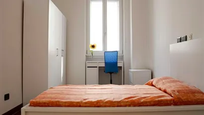 Room for rent in Milano Zona 6 - Barona, Lorenteggio, Milan