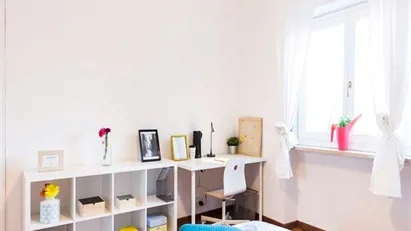 Room for rent in Milano Zona 6 - Barona, Lorenteggio, Milan
