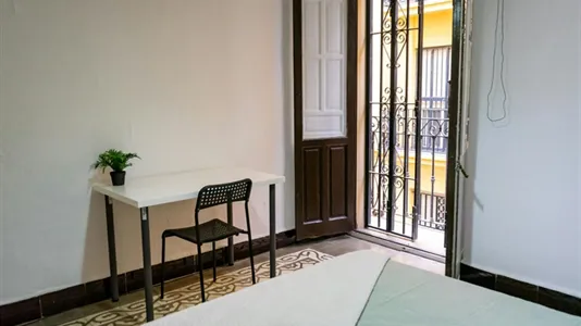 Rooms in El Fontanal - photo 2