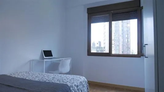 Rooms in Barcelona Eixample - photo 8