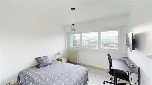 Rooms in Saint-Julien-en-Genevois - photo 2