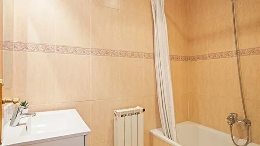 Rooms in Barcelona Sants-Montjuïc - photo 8