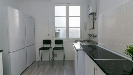 Rooms in Oviedo - photo 8