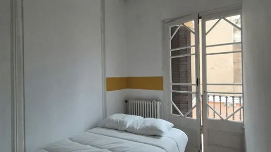 Rooms in Barcelona Eixample - photo 2