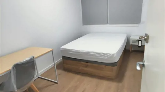 Rooms in Cornellà de Llobregat - photo 1