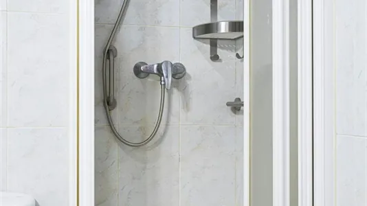 Rooms in Madrid Moncloa-Aravaca - photo 9