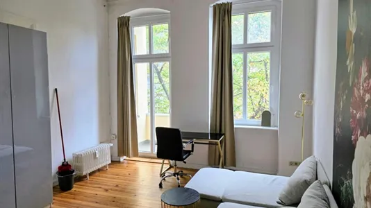 Rooms in Berlin Charlottenburg-Wilmersdorf - photo 3