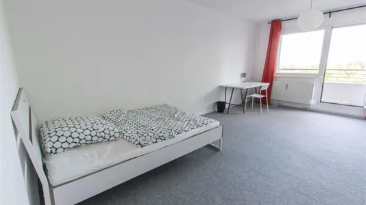 Rooms in Berlin Lichtenberg - photo 1