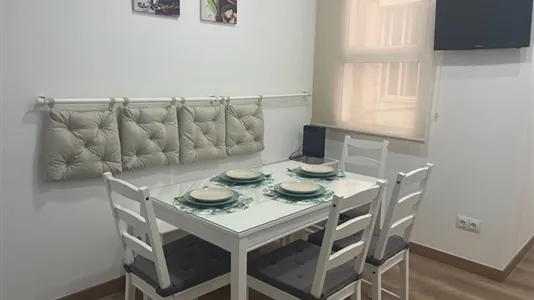 Rooms in Barcelona Ciutat Vella - photo 5