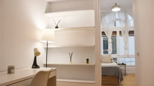 Rooms in Barcelona Eixample - photo 5
