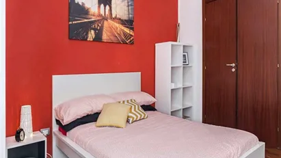 Room for rent in Milano Zona 6 - Barona, Lorenteggio, Milan