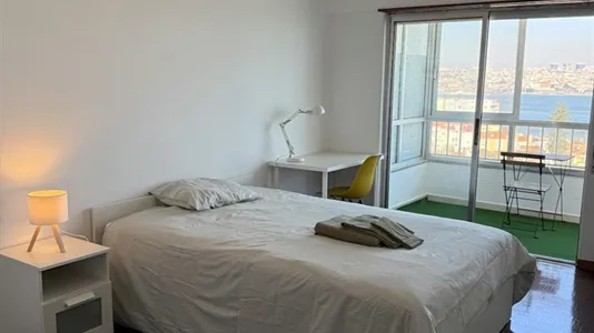 Rooms in Almada - photo 1