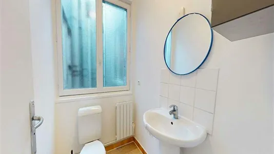 Rooms in Paris 8ème arrondissement - photo 4