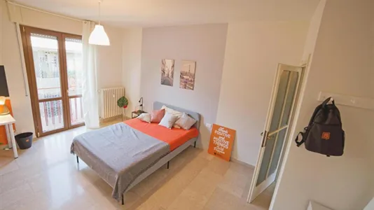 Rooms in Lecco - photo 1