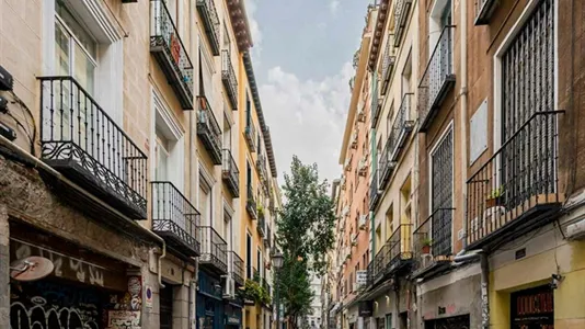Rooms in Madrid Centro - photo 10