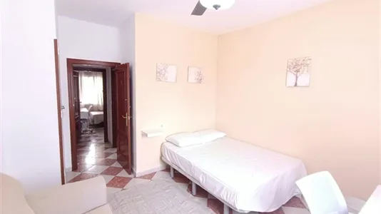 Rooms in Los Bermejales - photo 4